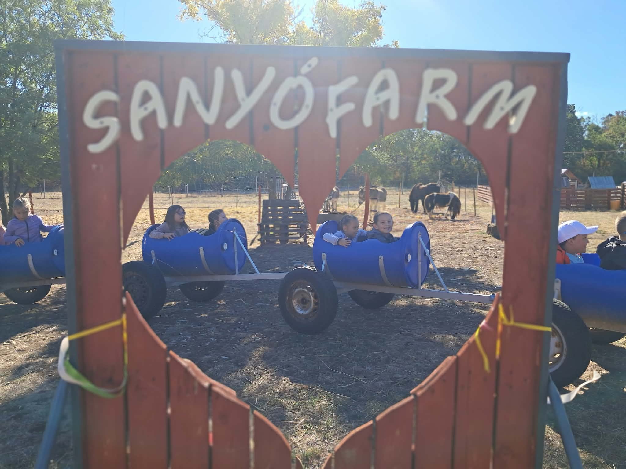 Látogatás a Sanyó Farmon